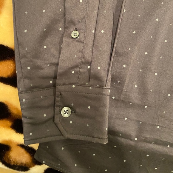 Van Heusen Dress Shirt - Picture 5 of 6